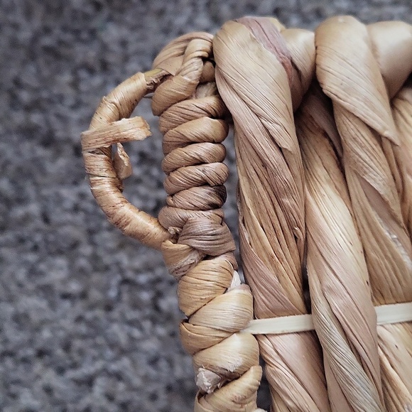 Wicker mail holder - Picture 6 of 7